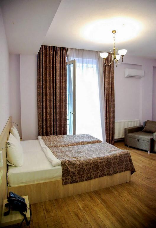 Hotel Feri Tiflis Dış mekan fotoğraf
