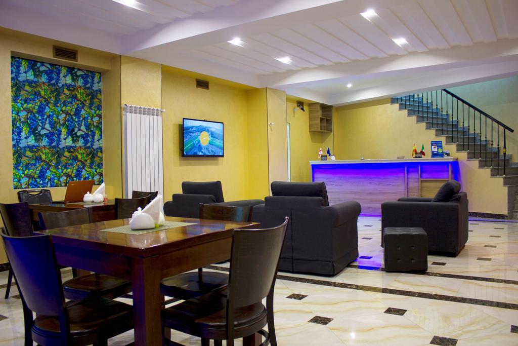 Hotel Feri Tiflis Dış mekan fotoğraf