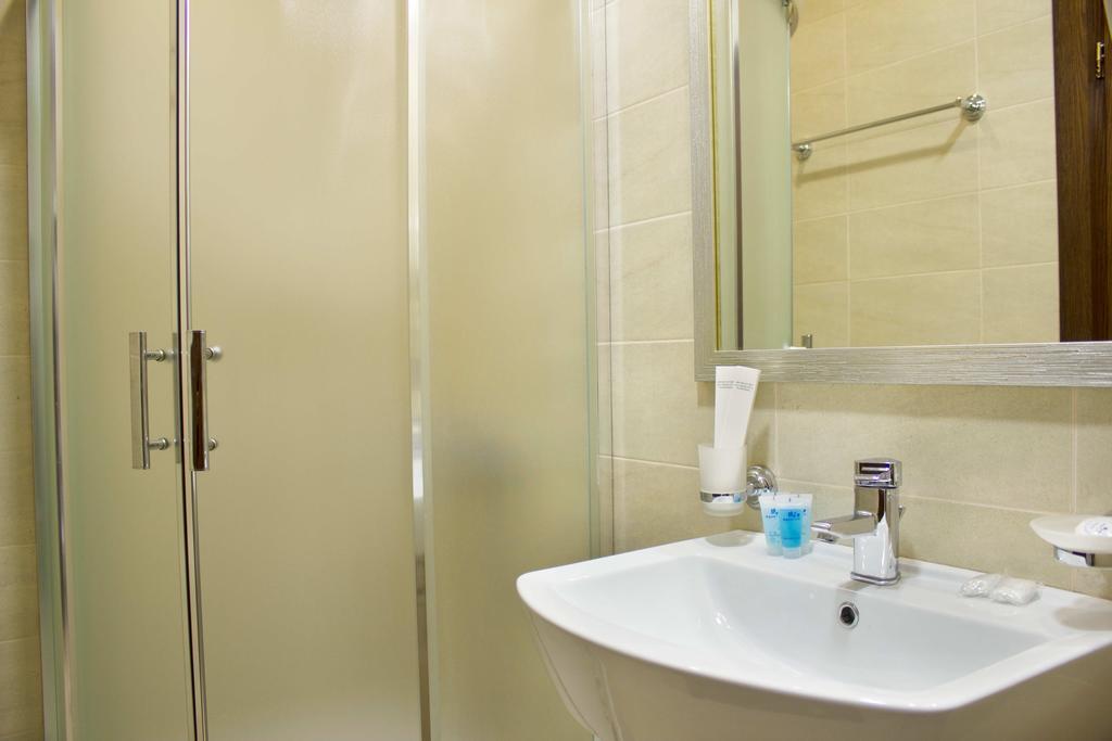Hotel Feri Tiflis Dış mekan fotoğraf