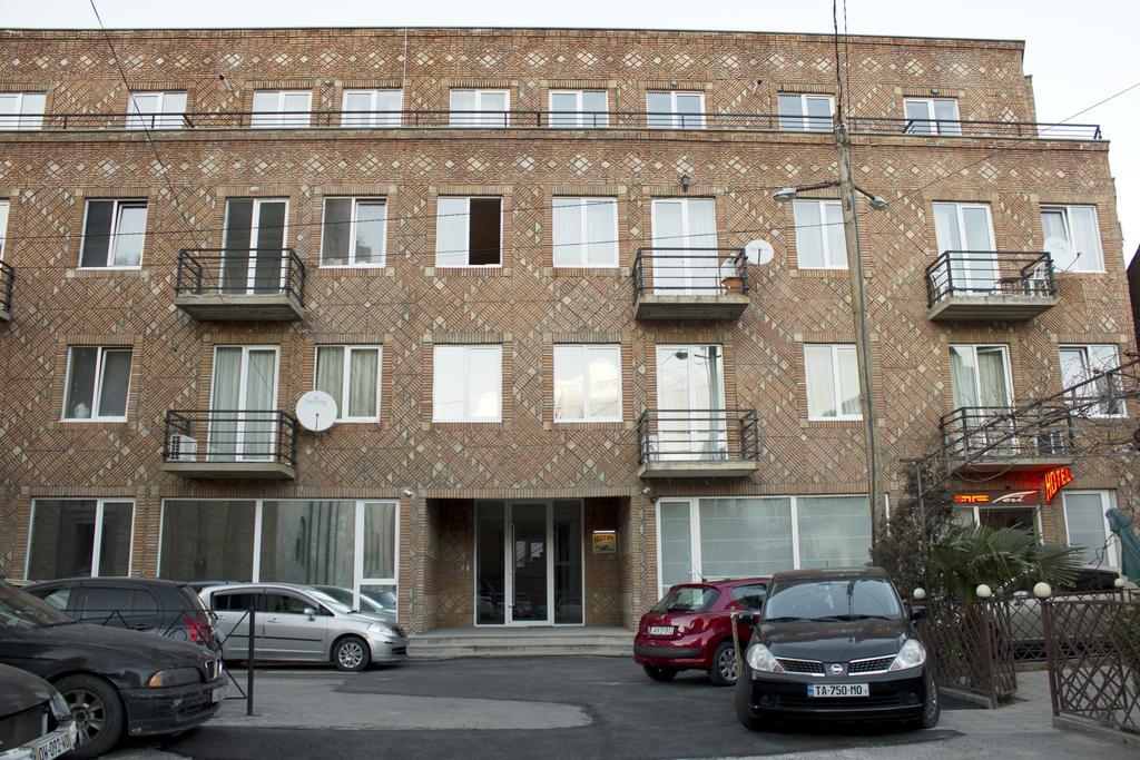 Hotel Feri Tiflis Dış mekan fotoğraf