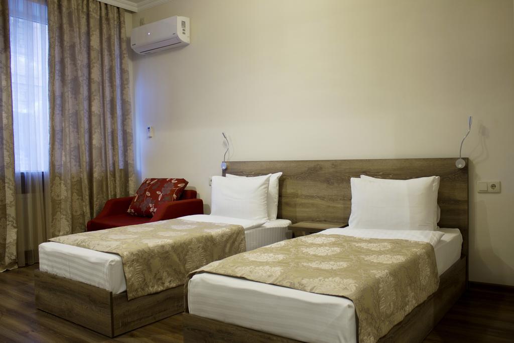 Hotel Feri Tiflis Dış mekan fotoğraf