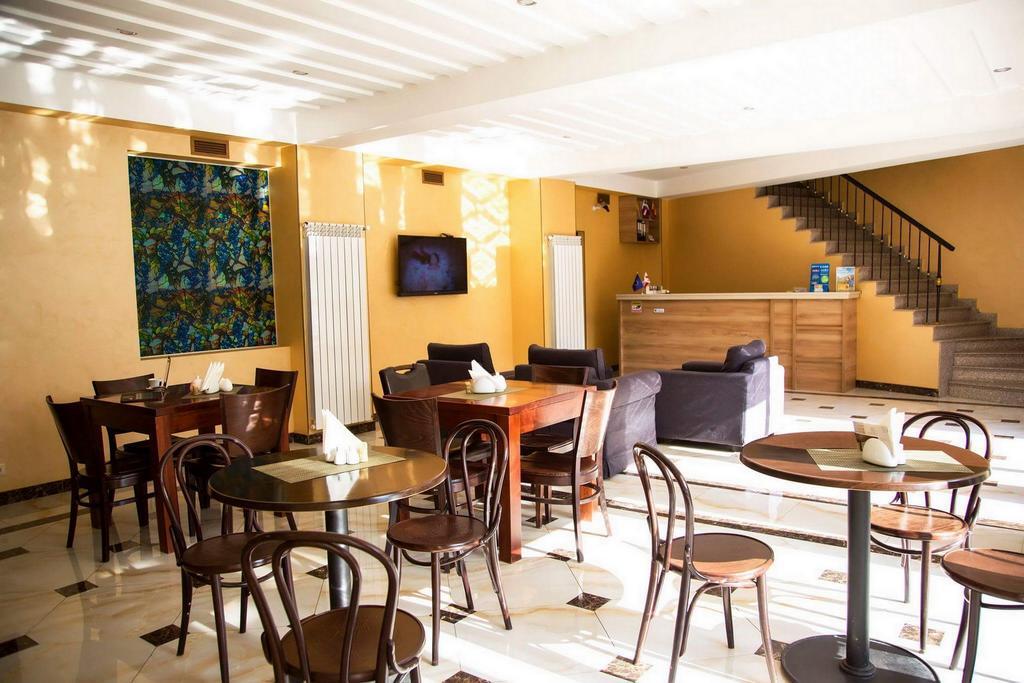 Hotel Feri Tiflis Dış mekan fotoğraf